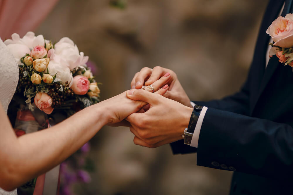Dreams That Indicate Success or Failure in Love or Arrange Marriage
