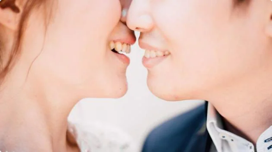Kiss Day: Various Reasons for a Kiss